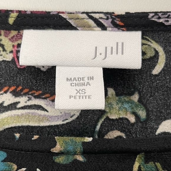 J. Jill long sleeved crew neck bohemian flowy floral top w/ ruffled bottom; XSP - Picture 3 of 7